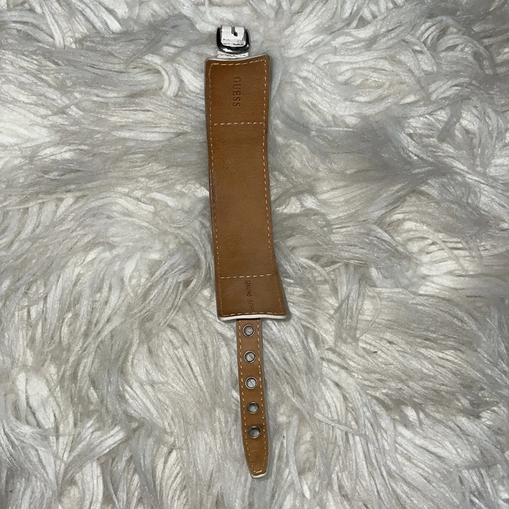 Guess Watch White Leather Watch Genuine Guess Watch Hard to Find⌚️🔻NEW BATTERY